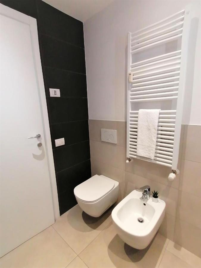 Guesthouse Tree Rooms Modern Bergamo Exteriör bild
